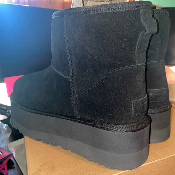 Black Ugg Platform Mini - Picture 4 of 10